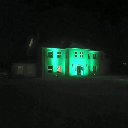 Red Gate House 4* Malin