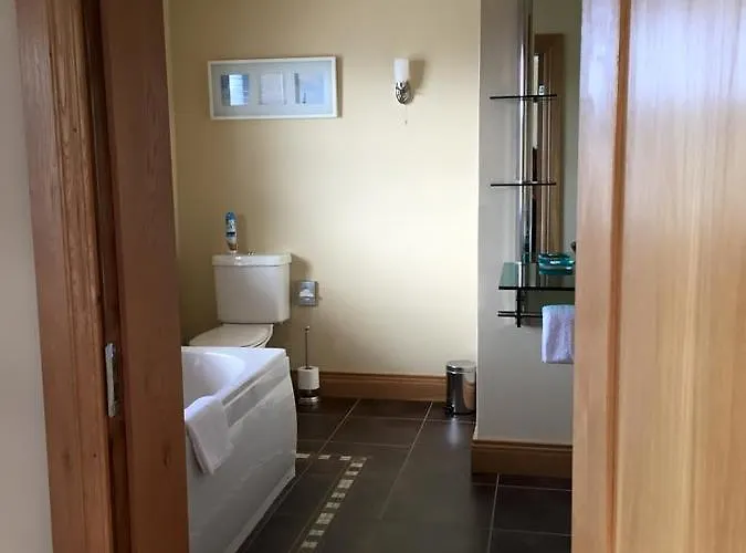 Red Gate House 4* Malin