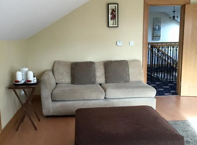 Red Gate House 4* Malin