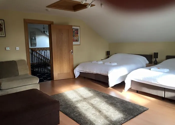 Red Gate House 4* Malin