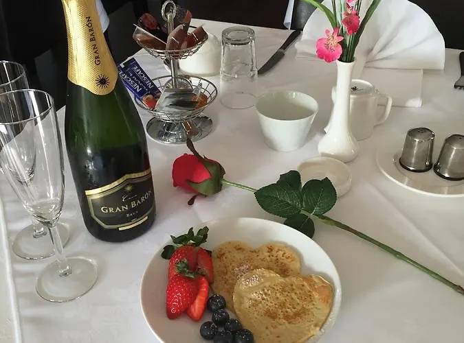 Bed & Breakfast Red Gate House 4*